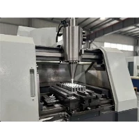 Kúpos fénypólusú CNC fonógép